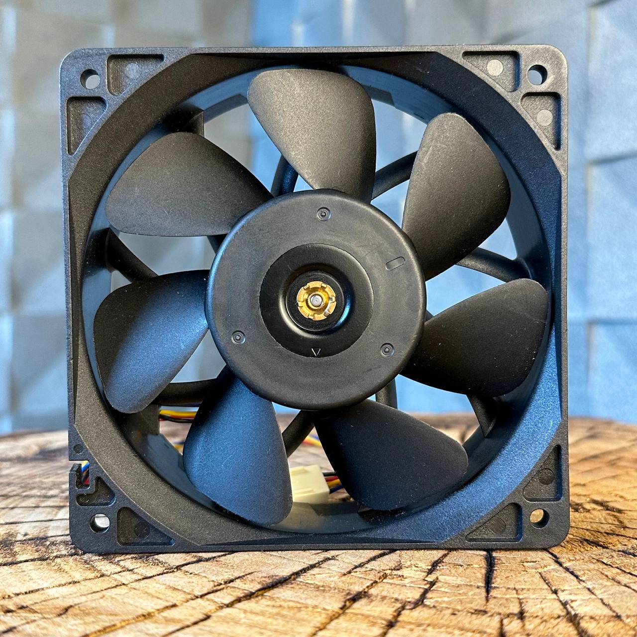 Вентилятор для комп'ютера QFR1212GHE посилена вісь 12В 120 мм - фото 3 Вентилятор для комп'ютера QFR1212GHE посилена вісь 12В 120 мм - фото 3