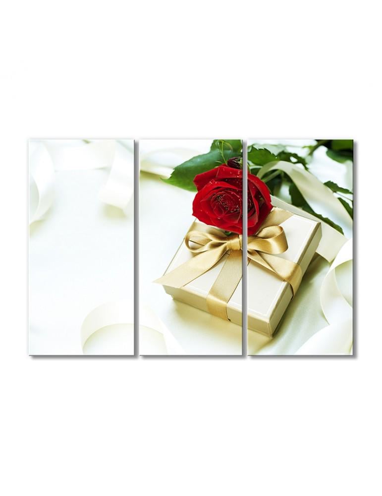 Картина модульная Позолоченный подарочек и роза 3 модуля 90x135 см