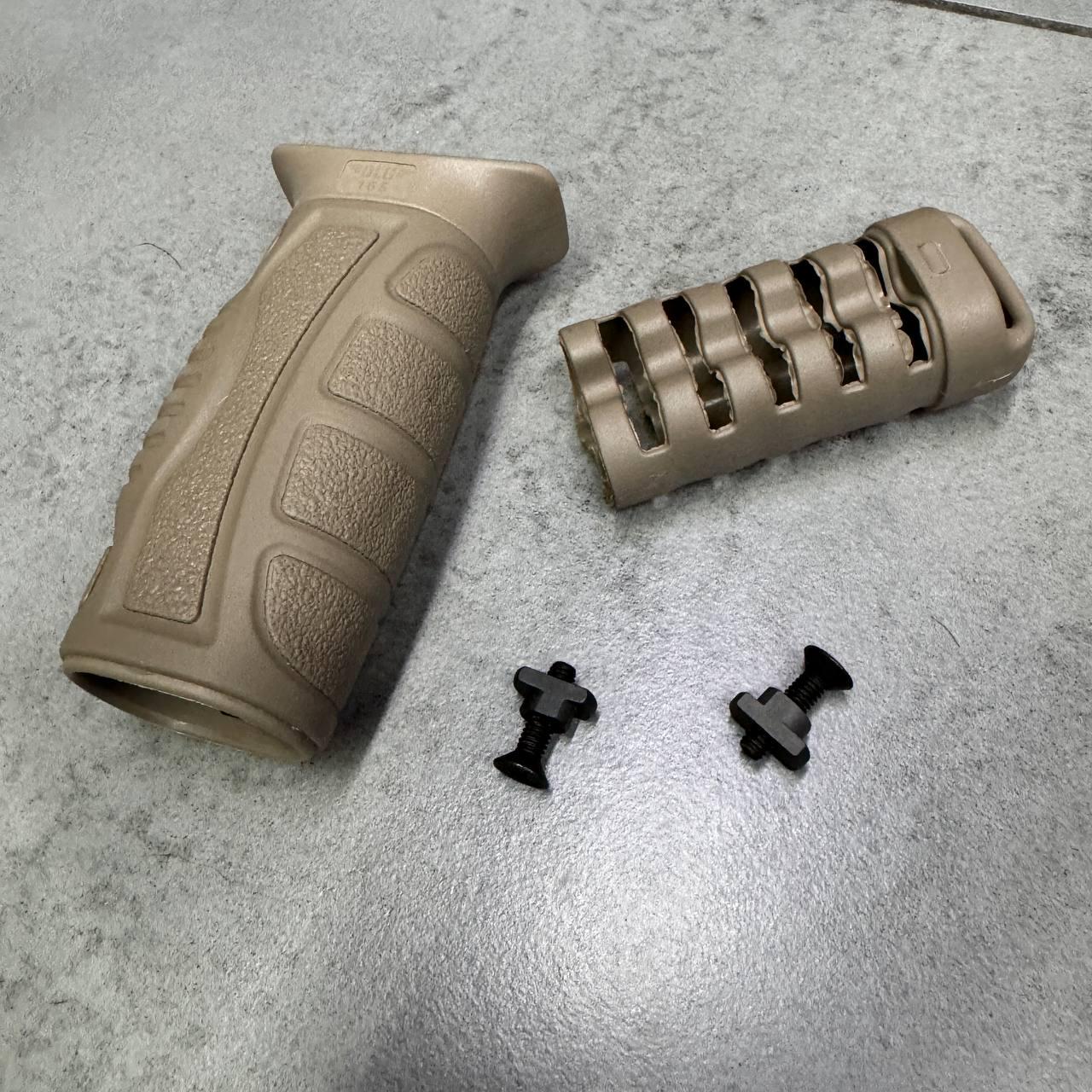 Рукоятка переноски огня DLG Tactical DLG-165 на M-LOK прорезиненная с отсеком для хранения Койот (246340) - фото 5 Рукоятка переноски огня DLG Tactical DLG-165 на M-LOK прорезиненная с отсеком для хранения Койот (246340) - фото 5