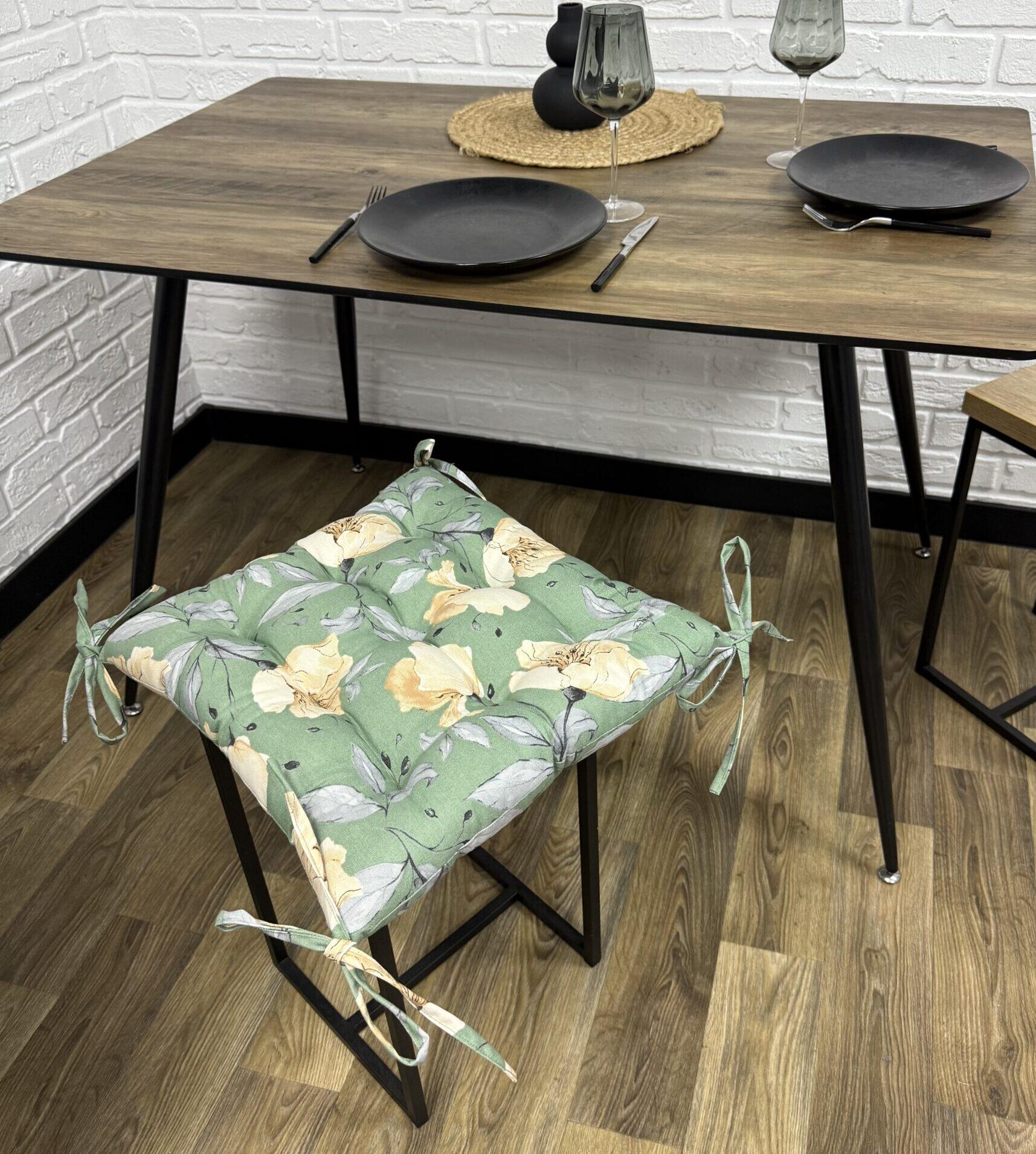 Сидушка Multiflowers Comfort Home на стул/кресло/садовую мебель 40х40 см