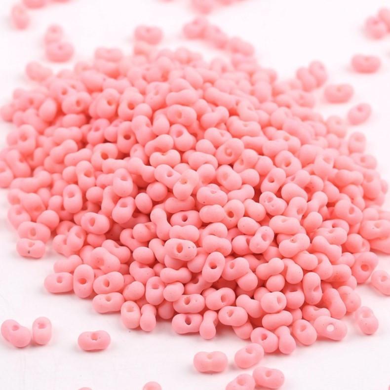 Бисер стеклянный в форме арахиса FARFALLE 6х4х3,2 мм 10 г Розовый светлый матовый (БР0604а59)