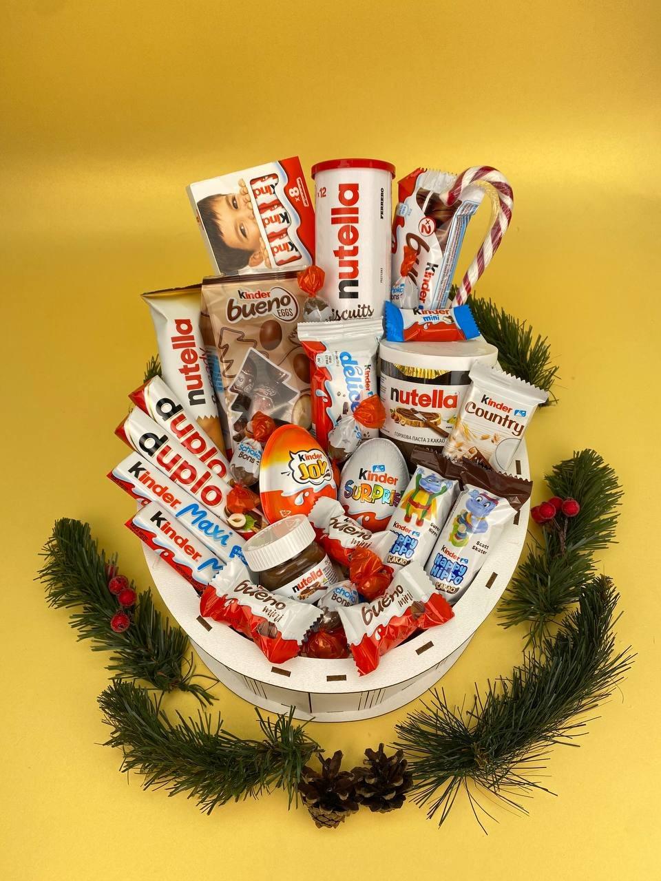 Новогодний подарок Киндер под елку (8-0567)