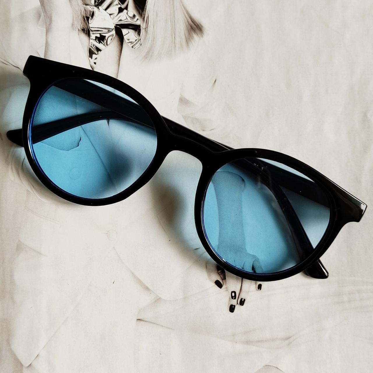 Солнцезащитные очки стильные в цветной оправе Черный с голубым