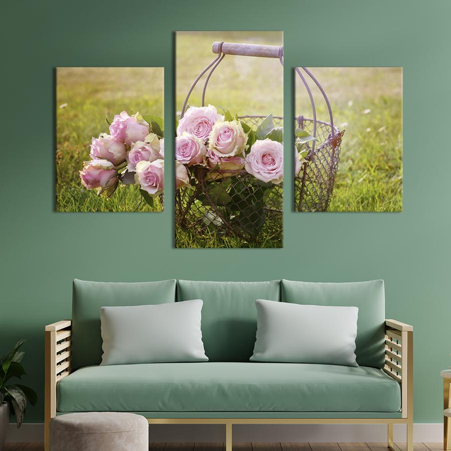Картина на холсте триптих Букет роз в корзине 66x40 см (986-32)