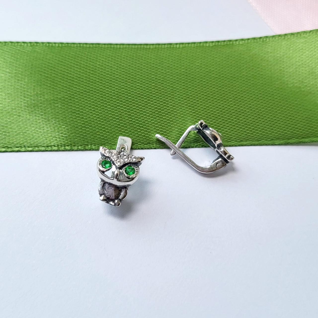 Серьги Совы с зелеными глазками серебро 925 пробы 3 г (25115)