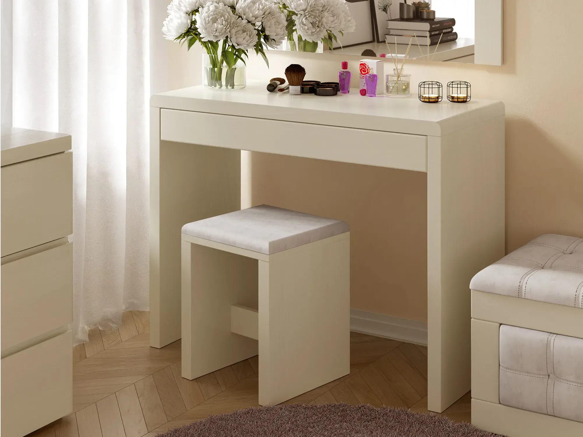 Туалетний стіл Arbor Drev Регіна з пуфом з натурального дерева сосна Білий (51717) - фото 1 Туалетний стіл Arbor Drev Регіна з пуфом з натурального дерева сосна Білий (51717) - фото 1