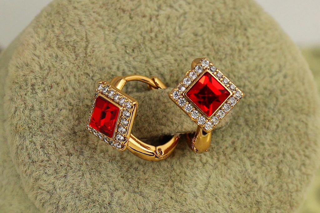 Серьги Xuping Jewelry Красный ромб с камнем Сваровски 1,5 см Золотистый (34869772)