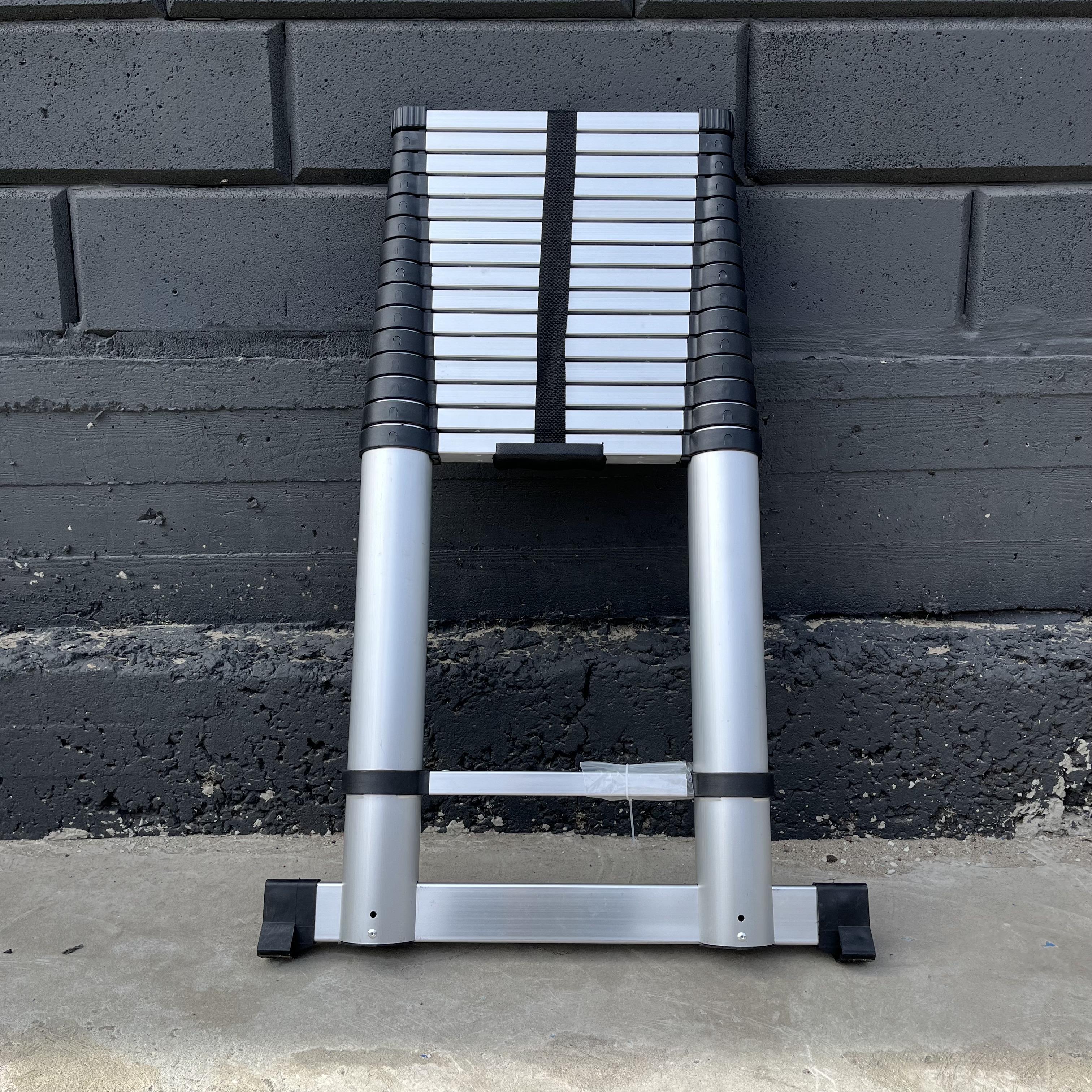 Лестница профессиональная телескопическая 16 ступеней 6 м - фото 4 Лестница профессиональная телескопическая 16 ступеней 6 м - фото 4