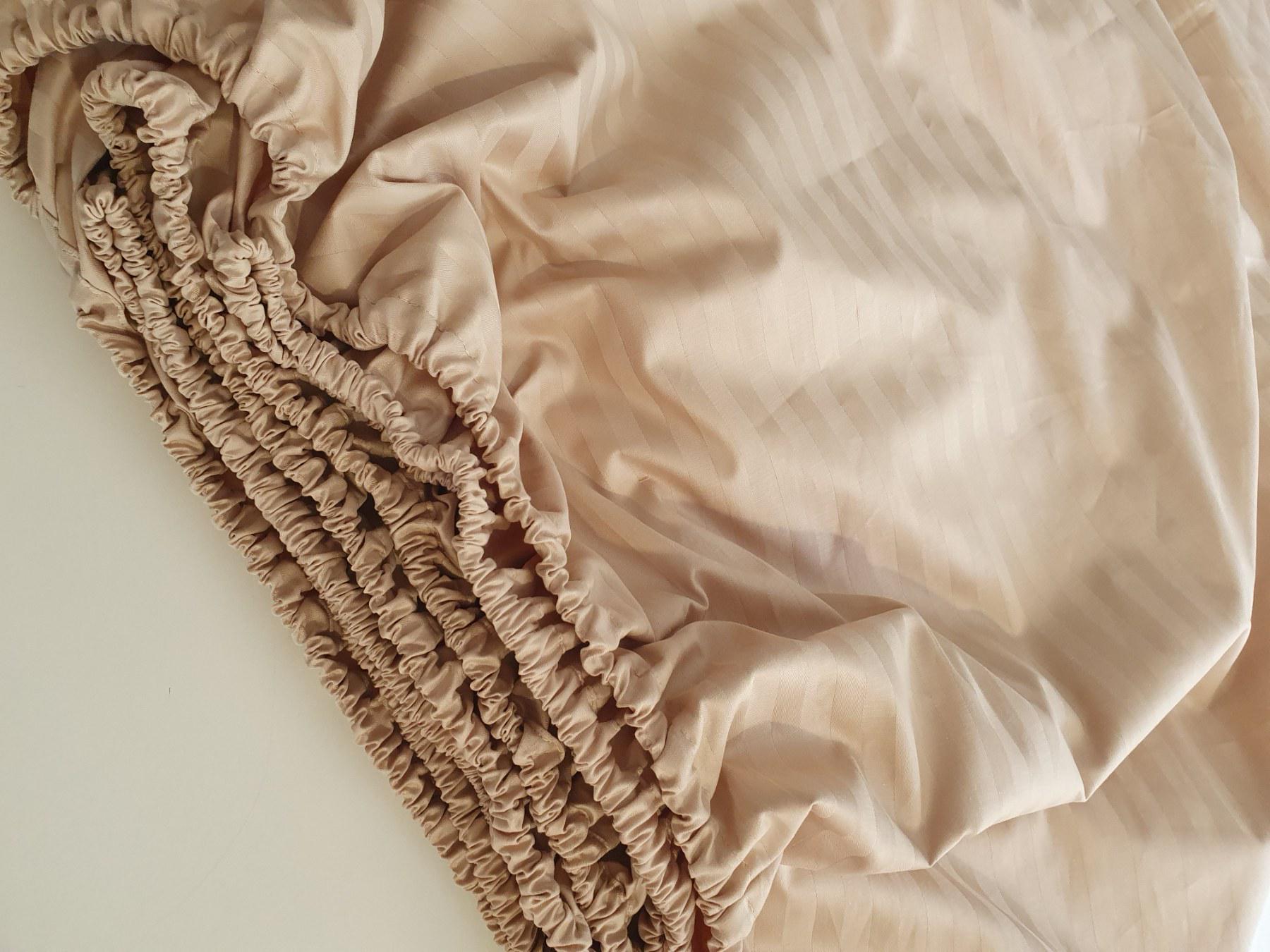 Комплект постельного белья Латте страйп-сатин двуспальный 180х220 см простыня на резинке 160х200 см 50х70/70х70 см Бежевый (04020502-13) - фото 3