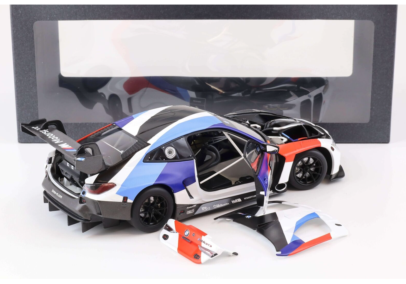 ᐉ Модель автомобиля 1:18 BMW M4 GT3 G82 Presentation 2021 #1 White/Blue ...