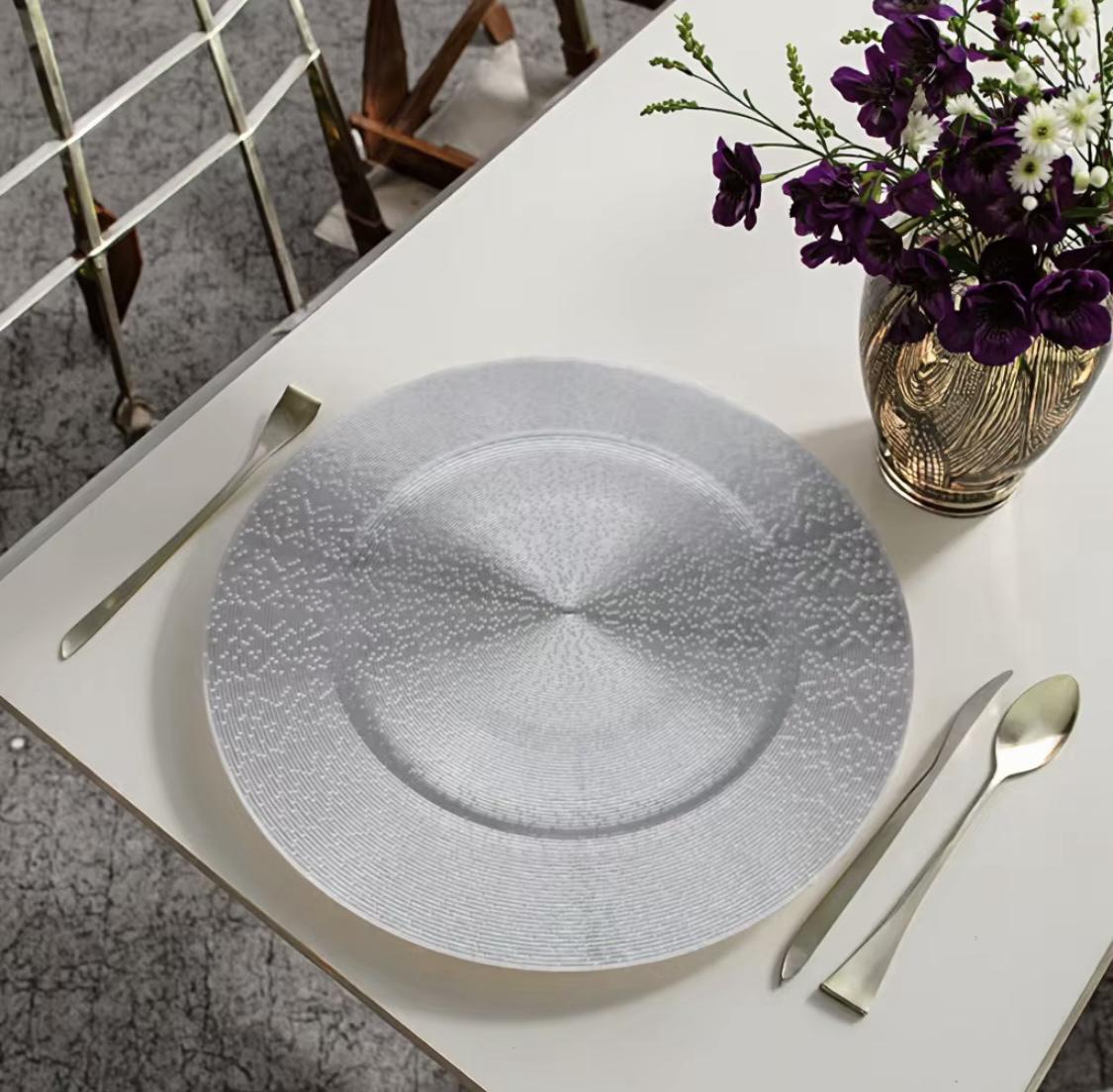 Набор стеклянных тарелок Сияние мгновения 33,5 см 6 шт. Серебряный (40311) - фото 5 Набор стеклянных тарелок Сияние мгновения 33,5 см 6 шт. Серебряный (40311) - фото 5