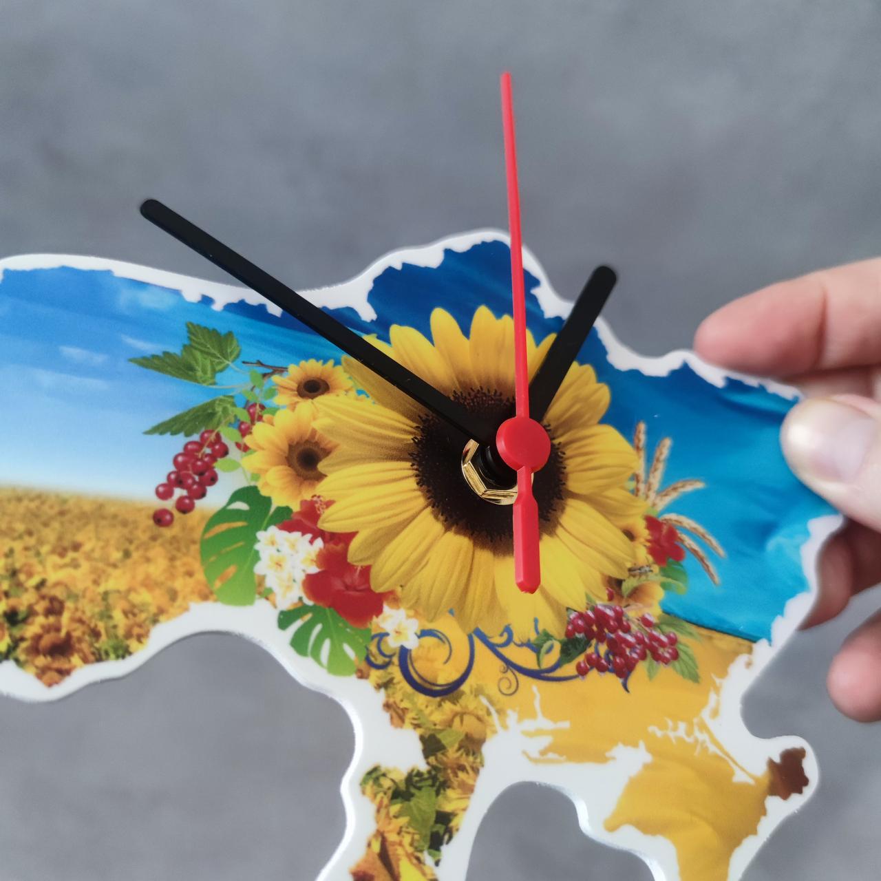 Годинник настінний Карта України з пластмасовими стрілками сувенірний (2582900910) - фото 4 Годинник настінний Карта України з пластмасовими стрілками сувенірний (2582900910) - фото 4