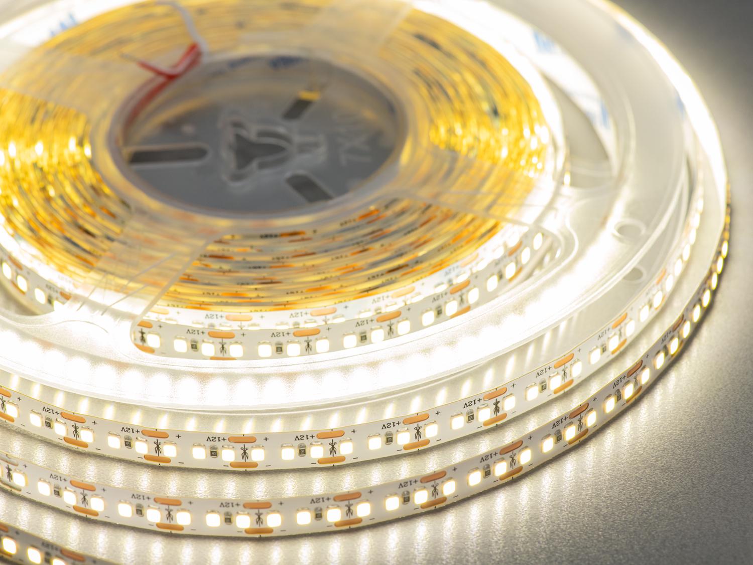 Светодиодная лента 12 В 180 диодов на метр 10 мм Нейтральный Белый (P12-2835-180-NW-20-10) Светодиодная лента 12 В 180 диодов на метр 10 мм Нейтральный Белый (P12-2835-180-NW-20-10)