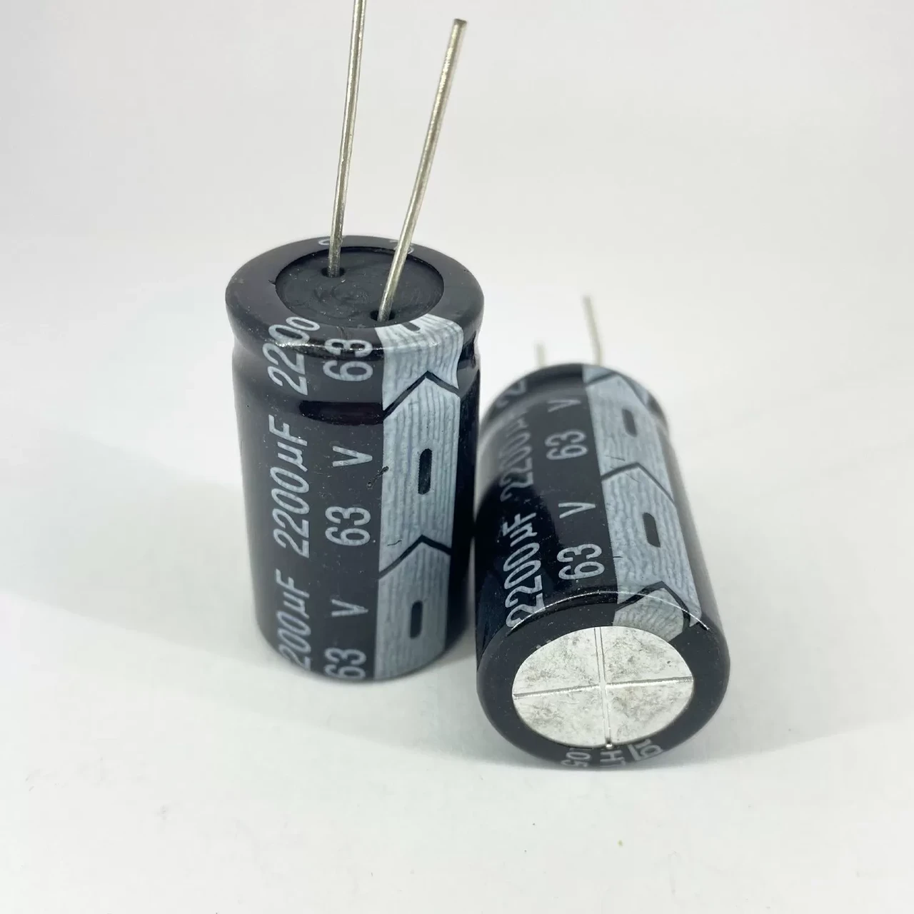 Конденсаторы электролитические ChongX 2200 мкф 63V 18x32 мм 105 °C (1965011370) Конденсаторы электролитические ChongX 2200 мкф 63V 18x32 мм 105 °C (1965011370)