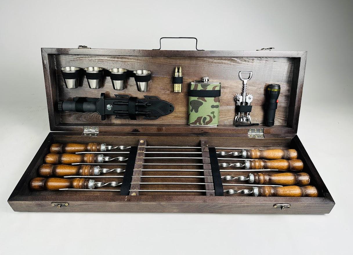 Подарочный набор шампуров Милитари в кейсе из натурального дерева и нержавеющей стали из 17 предметов Коричневый (143-10-KS-7613)