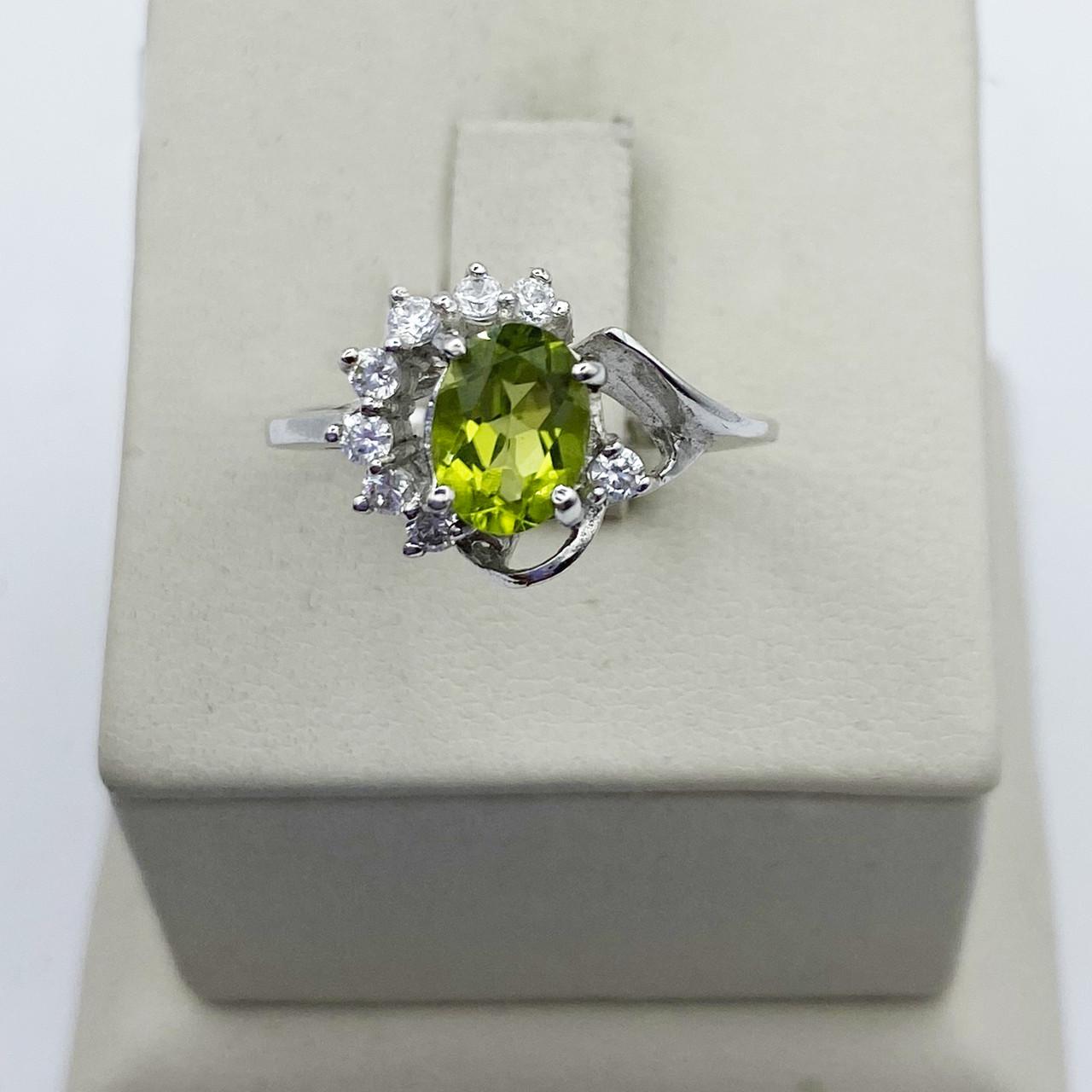 Кольцо серебряное с хризолитом р. 18,5 2,79 г (1993878032)