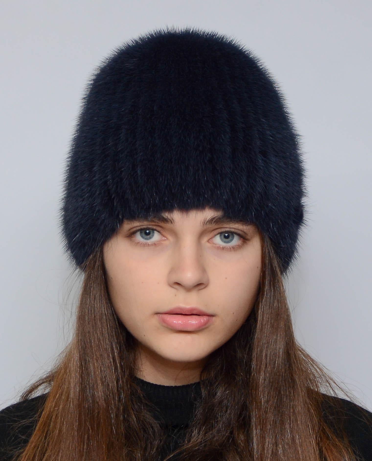 Зимняя шапка из вязаной норки Меховой стиль Шарик натуральный мех Темно-синий (103/G)
