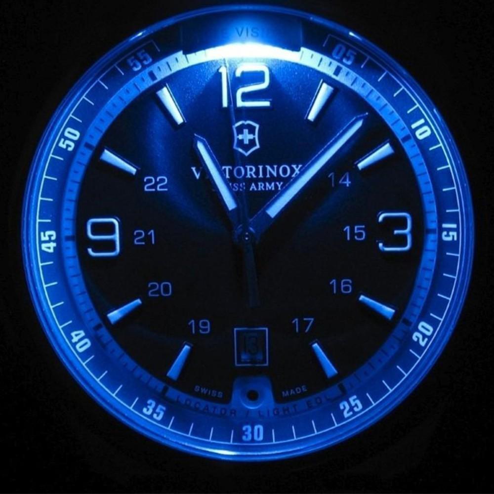 Наручний годинник чоловічий Victorinox Swiss Army Night Vision кварцевий Black (V241707) - фото 5