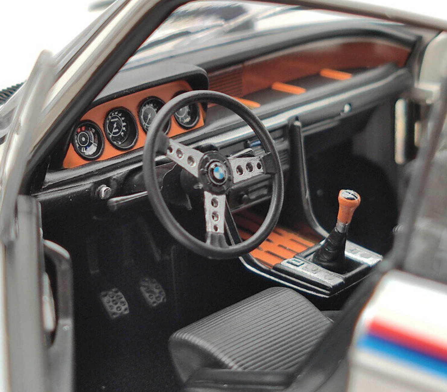 ᐉ Модель автомобиля 1:18 BMW 3.0 CSL Coupe Heritage Racing 1973