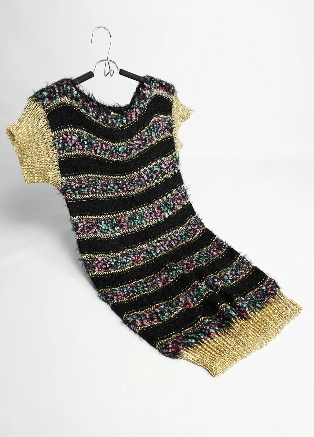 Джемпер жіночий з коротким рукавом Lowett LW-835308 р. 42 Чорний (LW-835308-42) - фото 6 Джемпер жіночий з коротким рукавом Lowett LW-835308 р. 42 Чорний (LW-835308-42) - фото 6