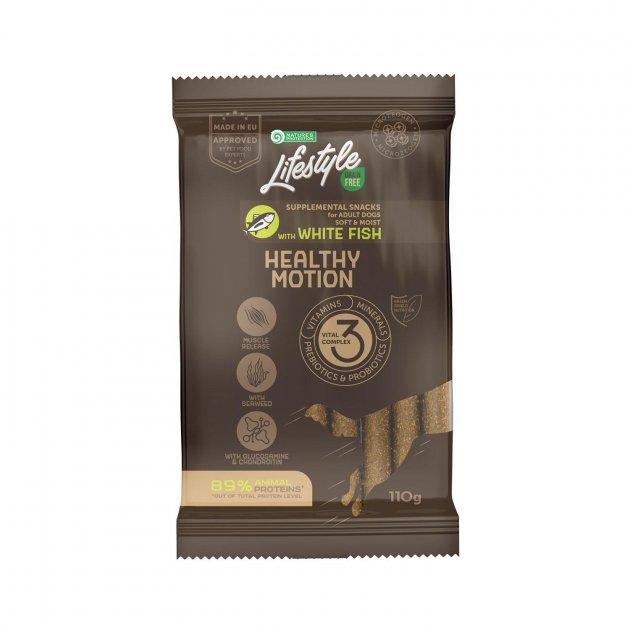 Лакомство беззерновое Nature's Protection Lifestyle Grain Free White fish Healthy Motion с белой рыбой для активных взрослых собак всех пород 110 г
