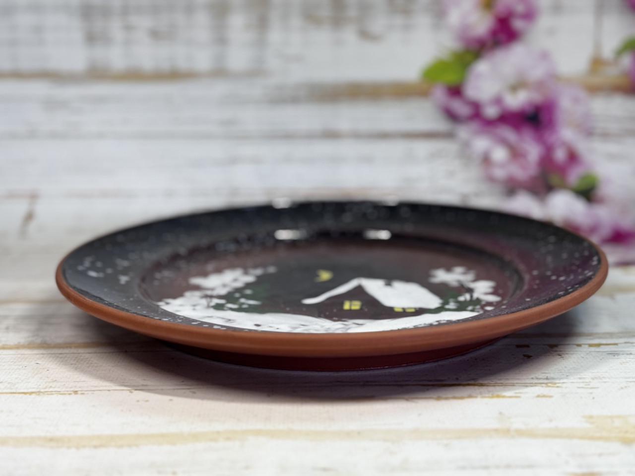 Тарелка глиняная порционная Рождественская Зима d 25 см с рисунком ручной работы - фото 7