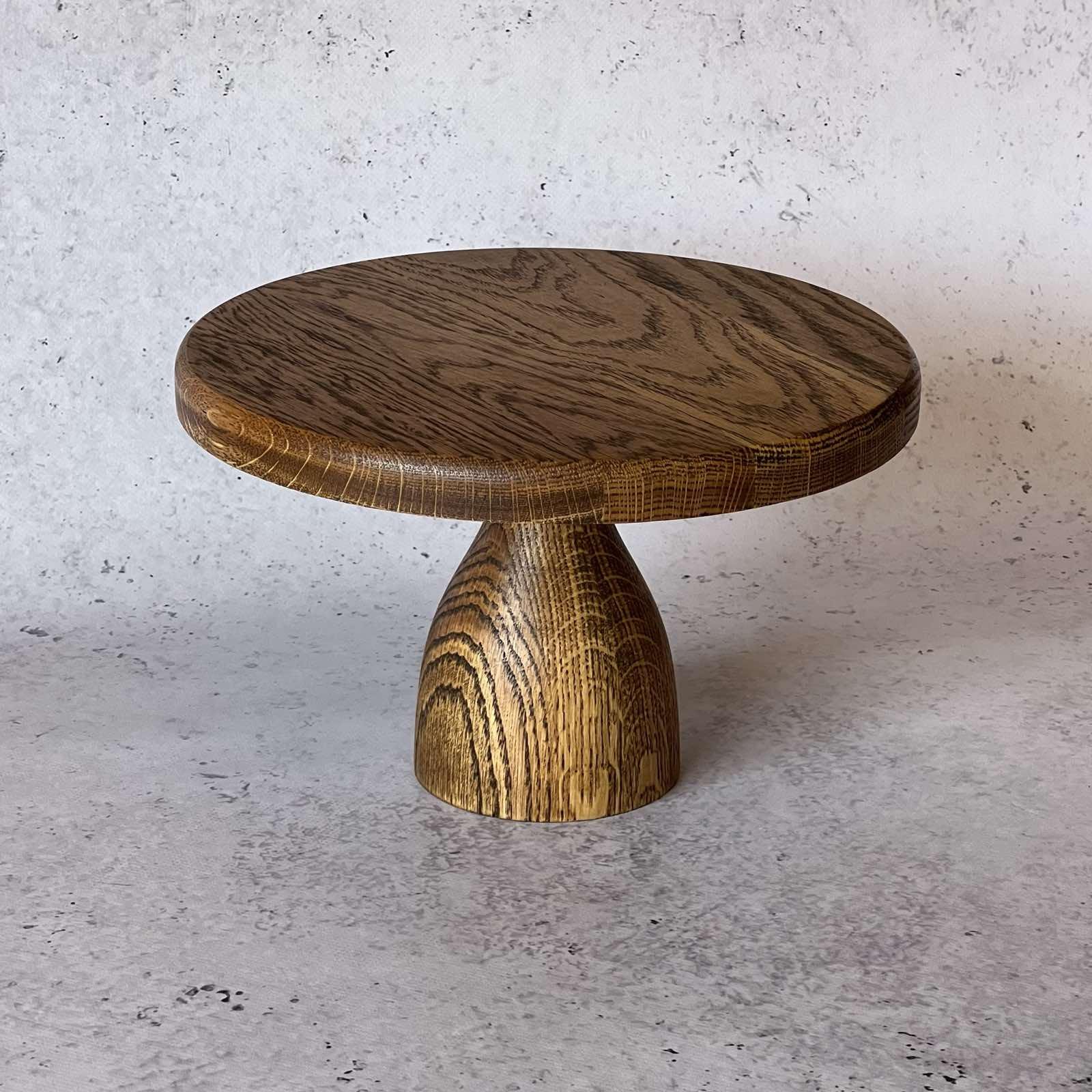 Подставка для торта на ножке из дуба Ø 24 см Орех