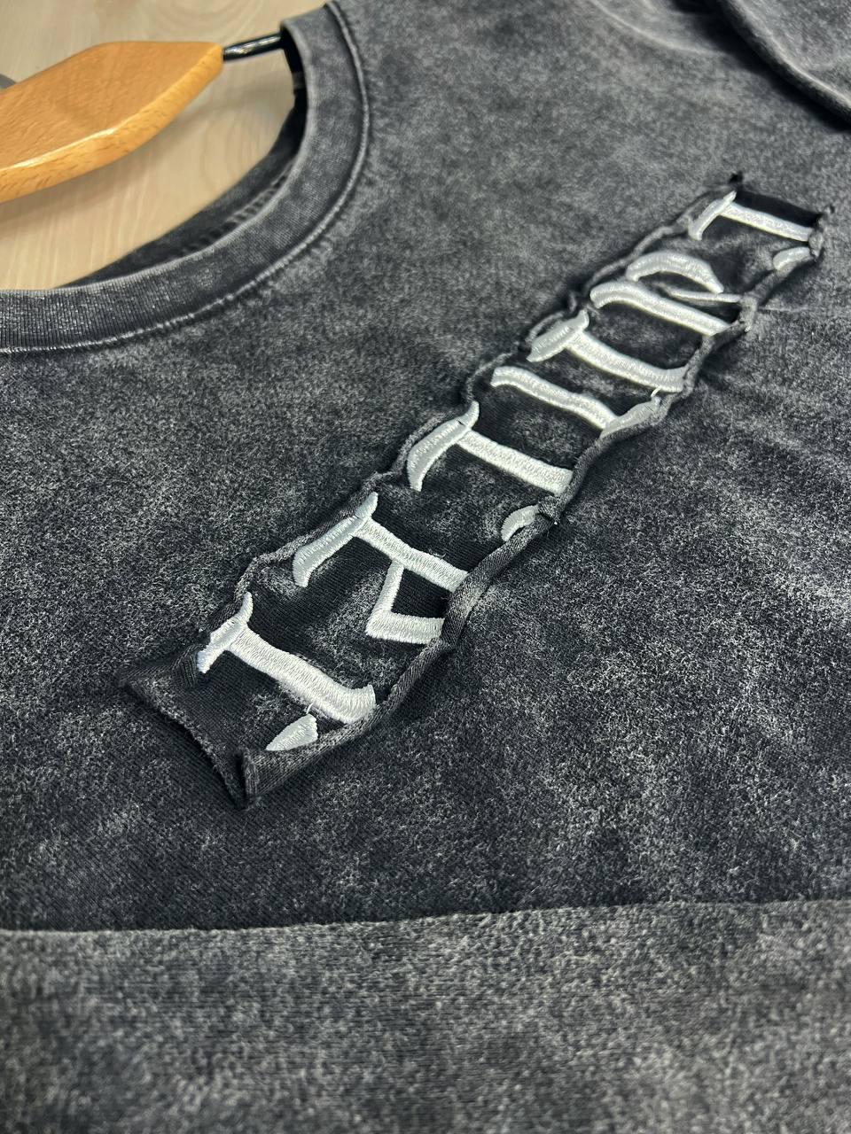 Футболка женская A-N 26029 широкая вареная тай дай длинный рукав 3\4 с вышивкой впереди OS Черный (4016) - фото 2 Футболка женская A-N 26029 широкая вареная тай дай длинный рукав 3\4 с вышивкой впереди OS Черный (4016) - фото 2