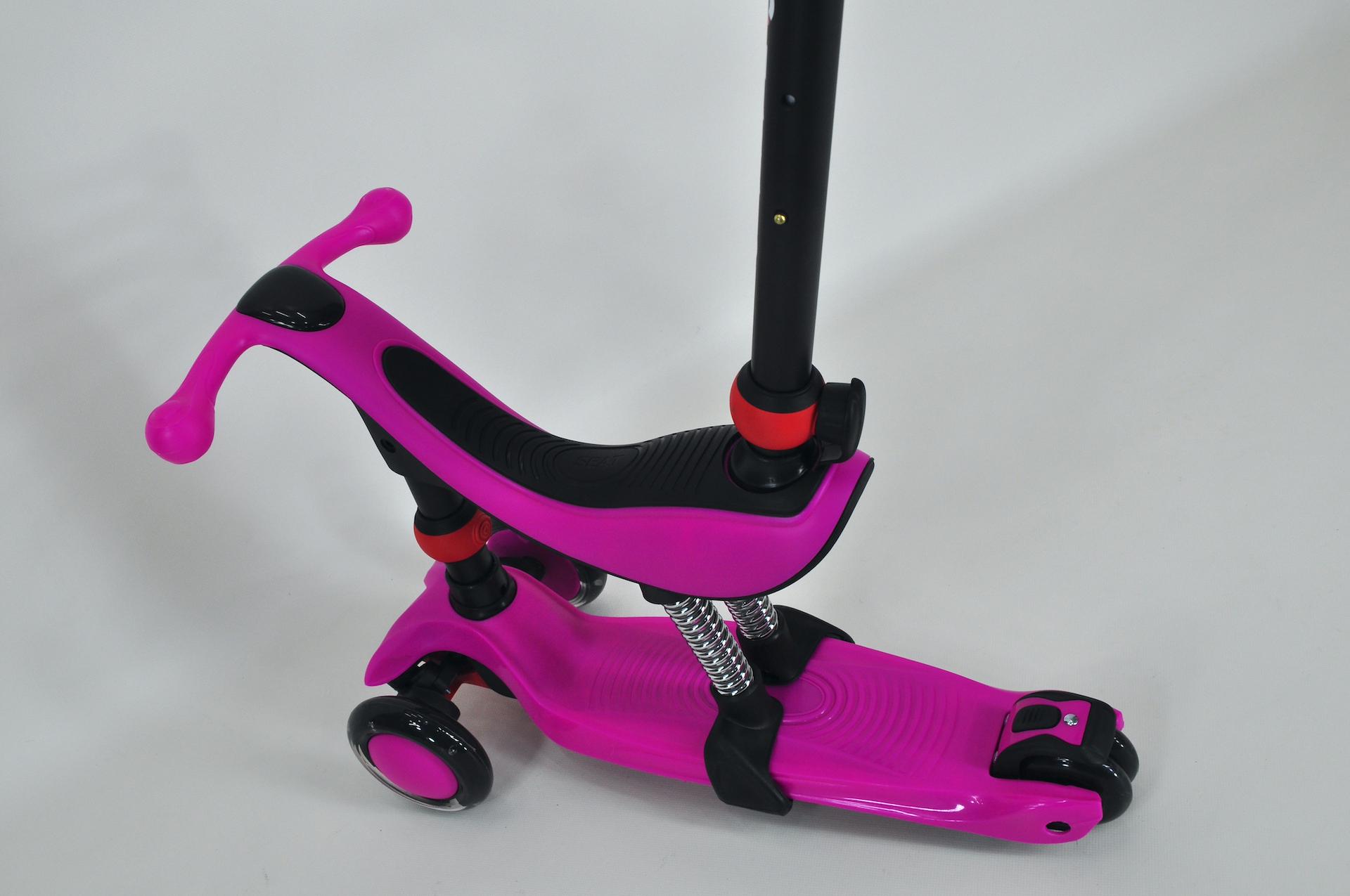 Самокат біговел Maraton Credo 3в1 дитячий триколісний з сидінням та батьківською ручкою Рожевий - фото 11