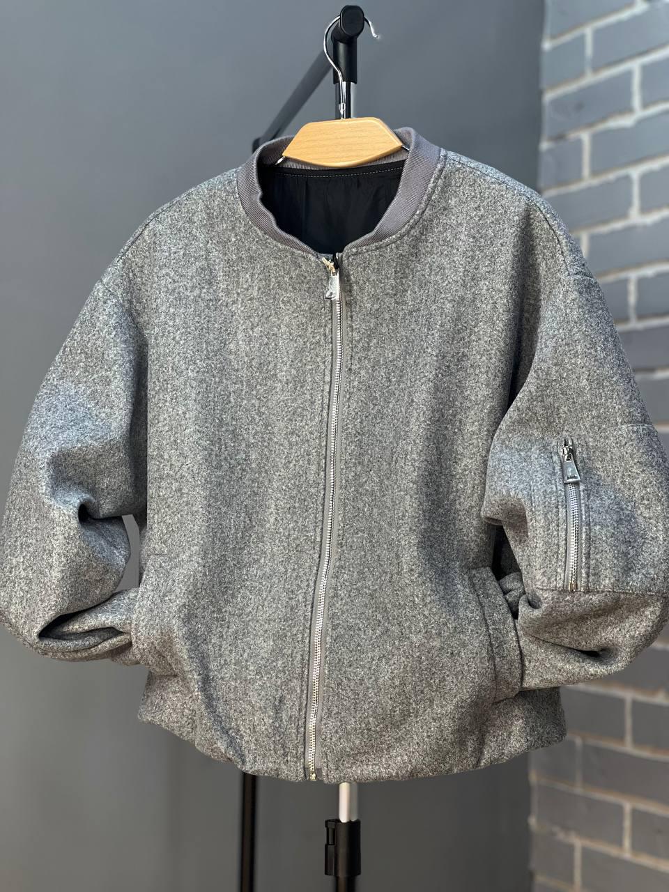 Куртка жіноча Lady Yep 2716 тканина пальто бомбер жакет на резинці з кишенями коротка р. 44 Сірий (2647) - фото 7 Куртка жіноча Lady Yep 2716 тканина пальто бомбер жакет на резинці з кишенями коротка р. 44 Сірий (2647) - фото 7
