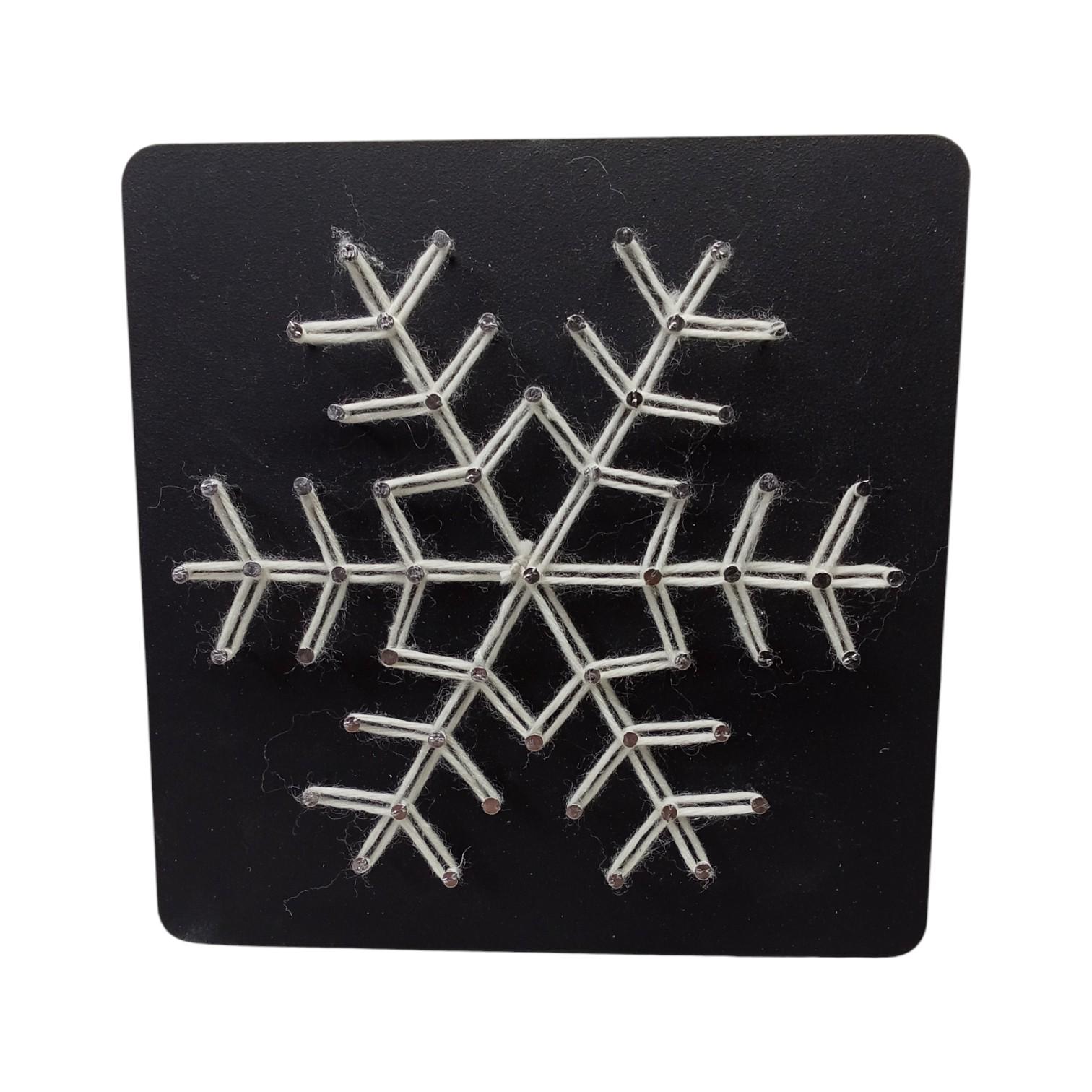 Творчий набір стрінг-арт "Сніжинка" 2 на чорному фоні 150х150 мм (30686898)