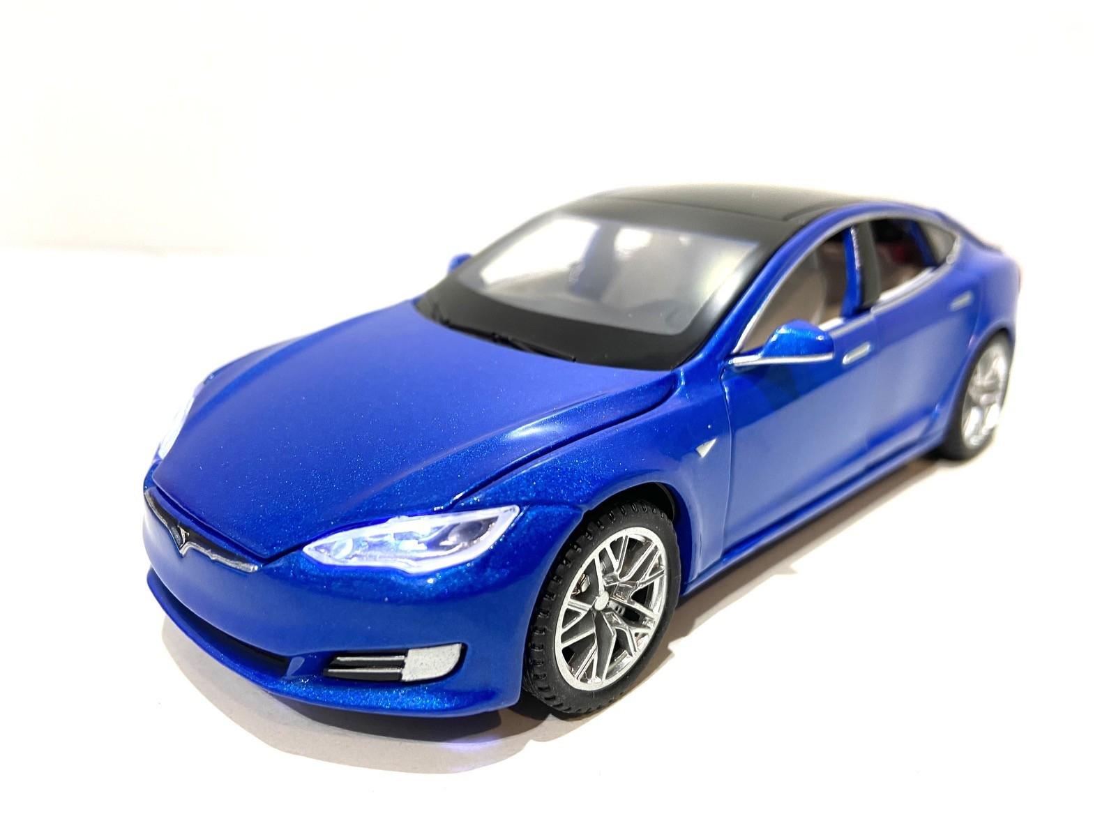 Машинка металлическая Автопром Tesla Model S 1:32 свет/звук/двигающиеся элементы Синий (6614)