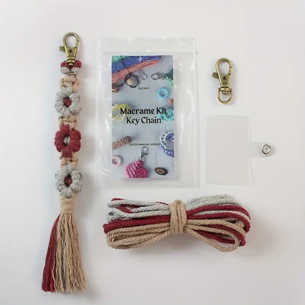 Набір макраме для рукоділля для ручного в'язання плетеного брелока Квіти для ключів триколірний 20х2,2 см Сірий/Коричневий/Бордовий Набір макраме для рукоділля для ручного в'язання плетеного брелока Квіти для ключів триколірний 20х2,2 см Сірий/Коричневий/Бордовий