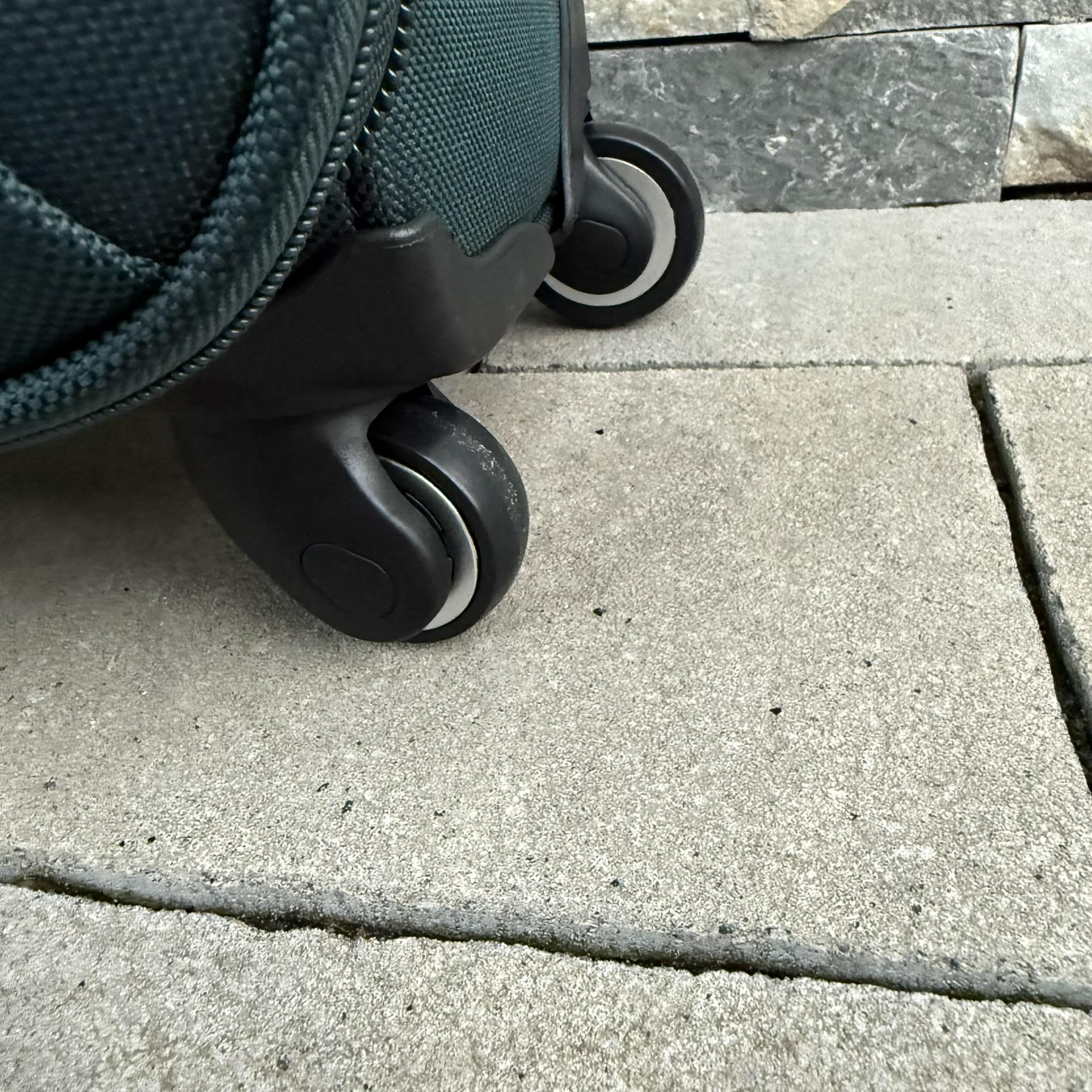 Чемодан тканевый на 4 колесах Wings 1708 S Зеленый (30631208) - фото 7 Чемодан тканевый на 4 колесах Wings 1708 S Зеленый (30631208) - фото 7