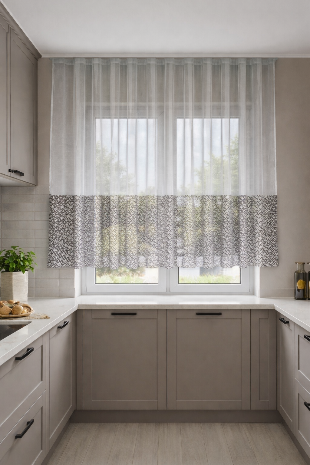 Тюль короткий 300х205 см Бамбук молочный с рисунком тауп