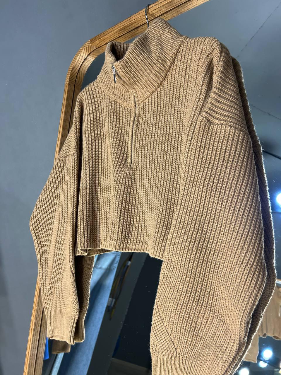 Светр жіночий 6752 короткий широкий блискавка на комірі OS Карамельний (1025) - фото 8