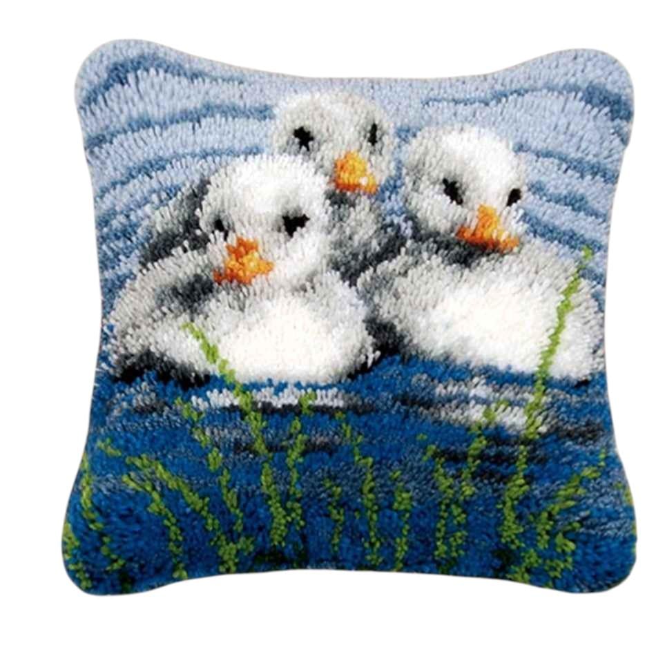 Набір для вишивки килимової наволочка Качечки 40х40 см (6672) Набір для вишивки килимової наволочка Качечки 40х40 см (6672)