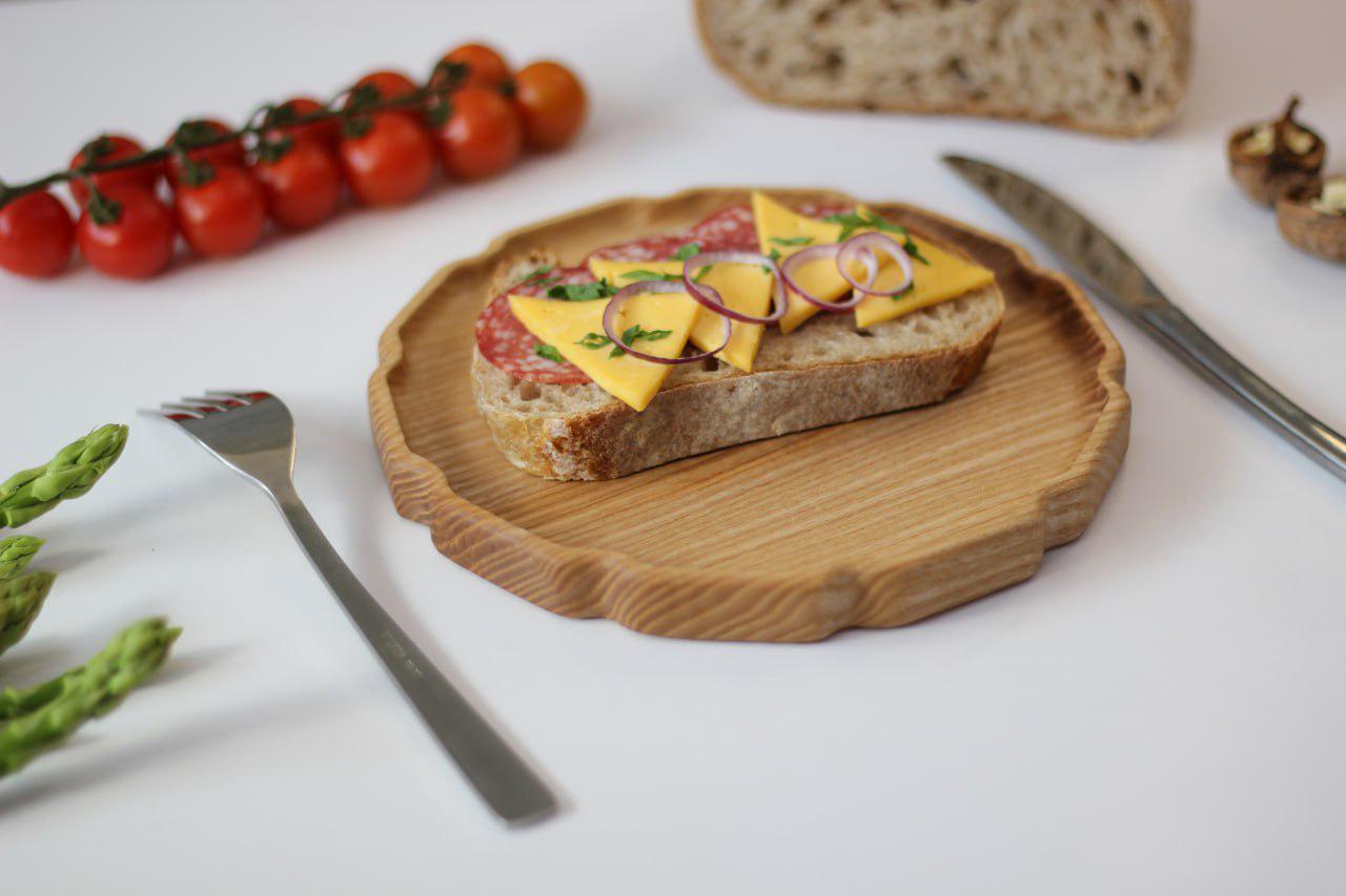 Тарелка из натурального дерева 30х30х2 см Дуб (.WDB-35.3.2) Тарелка из натурального дерева 30х30х2 см Дуб (.WDB-35.3.2)