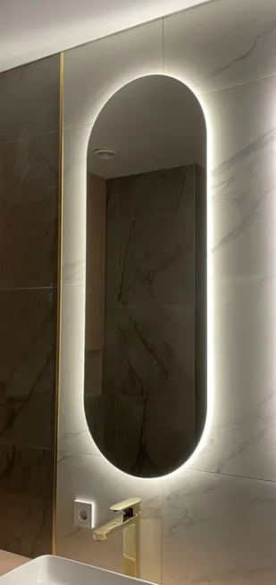 Зеркало настенное овальное с LED подсветкой 130x50 см (26643289)