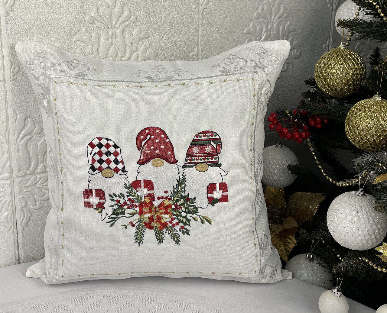 Наволочка новогодняя Three Santa Claus 40x40 см (CN28801) Наволочка новогодняя Three Santa Claus 40x40 см (CN28801)