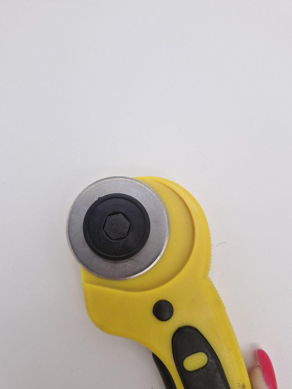 Нож строительный HT HERMES TOOLS с круглым лезвием d 45 мм (18-007) - фото 3 Нож строительный HT HERMES TOOLS с круглым лезвием d 45 мм (18-007) - фото 3