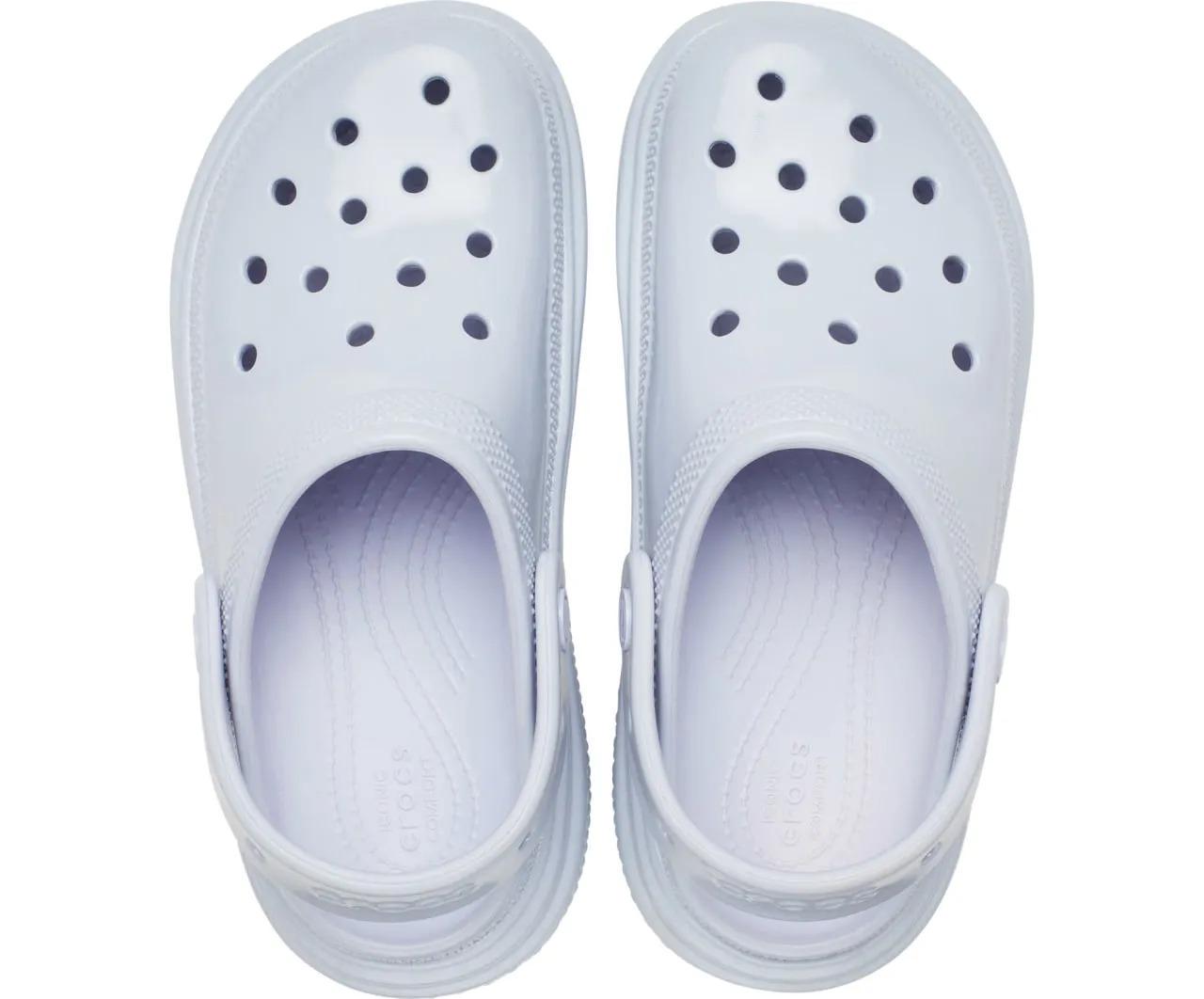 Сабо женские Crocs Stomp High Shine Clog Dreamscape M5W7 р. 37/24 см (209568-5AF) - фото 4 Сабо женские Crocs Stomp High Shine Clog Dreamscape M5W7 р. 37/24 см (209568-5AF) - фото 4
