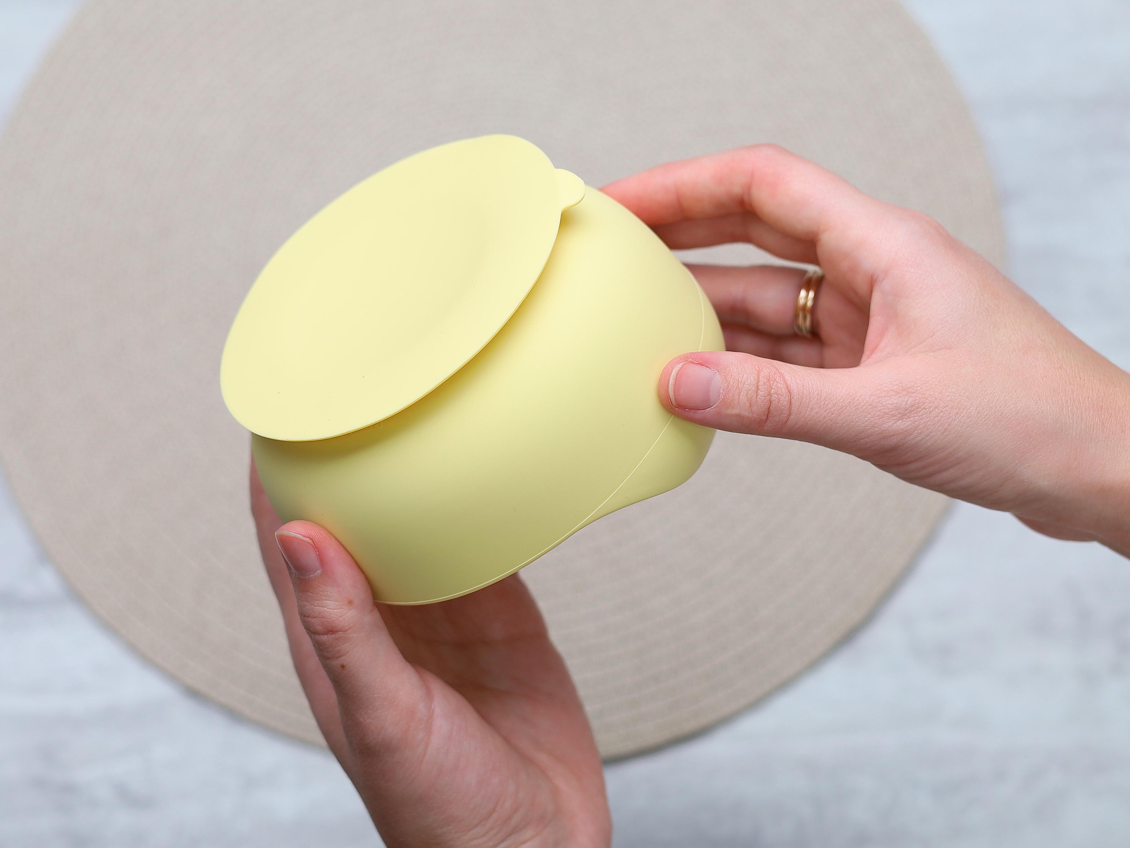 Дитячий набір силіконового посуду з 5 предметів Лимонний (LJC-0408) - фото 4 Дитячий набір силіконового посуду з 5 предметів Лимонний (LJC-0408) - фото 4