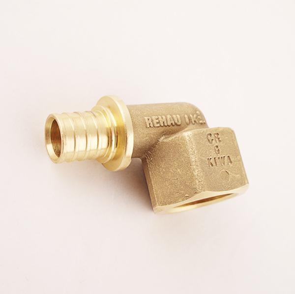 Угол REHAU RAUTITAN с внутренней резьбой 20х1/2"