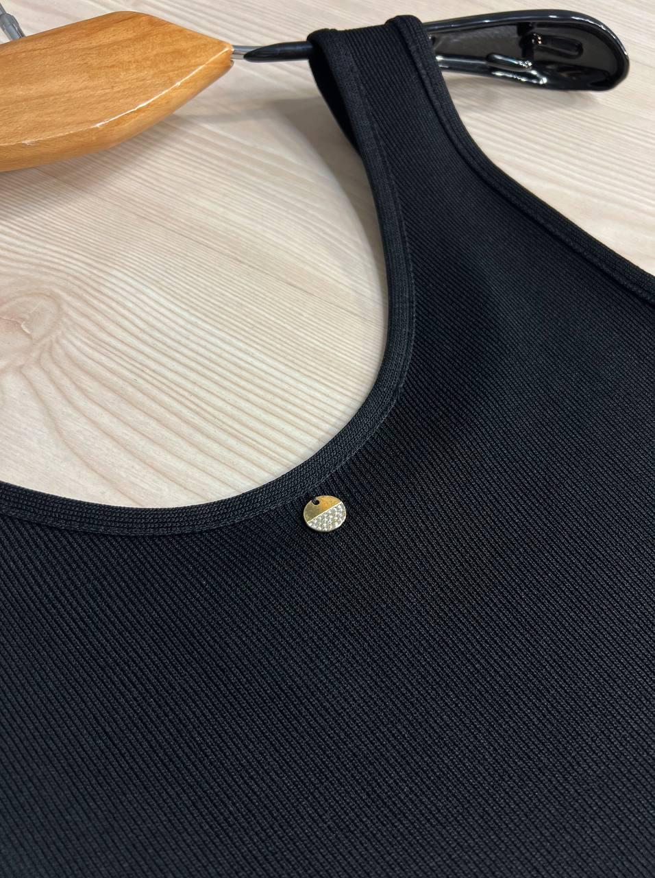 Майка жіноча A-N 2295 в рубчик з кулоном OS Чорний (26404728) - фото 3 Майка жіноча A-N 2295 в рубчик з кулоном OS Чорний (26404728) - фото 3