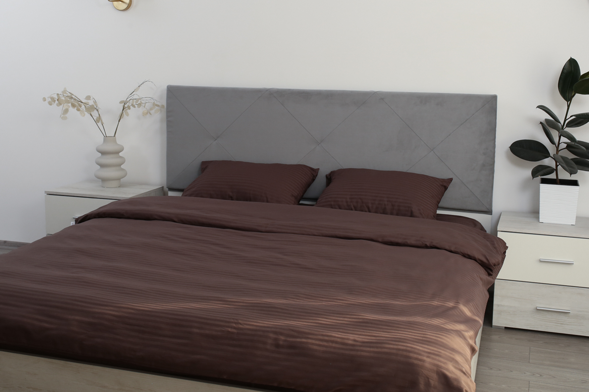 Комплект постельного белья евро Amore chocolate1420 страйп-сатин Шоколадный (KPB-Ae-STLux-chocolate1420 70x70_) - фото 2 Комплект постельного белья евро Amore chocolate1420 страйп-сатин Шоколадный (KPB-Ae-STLux-chocolate1420 70x70_) - фото 2