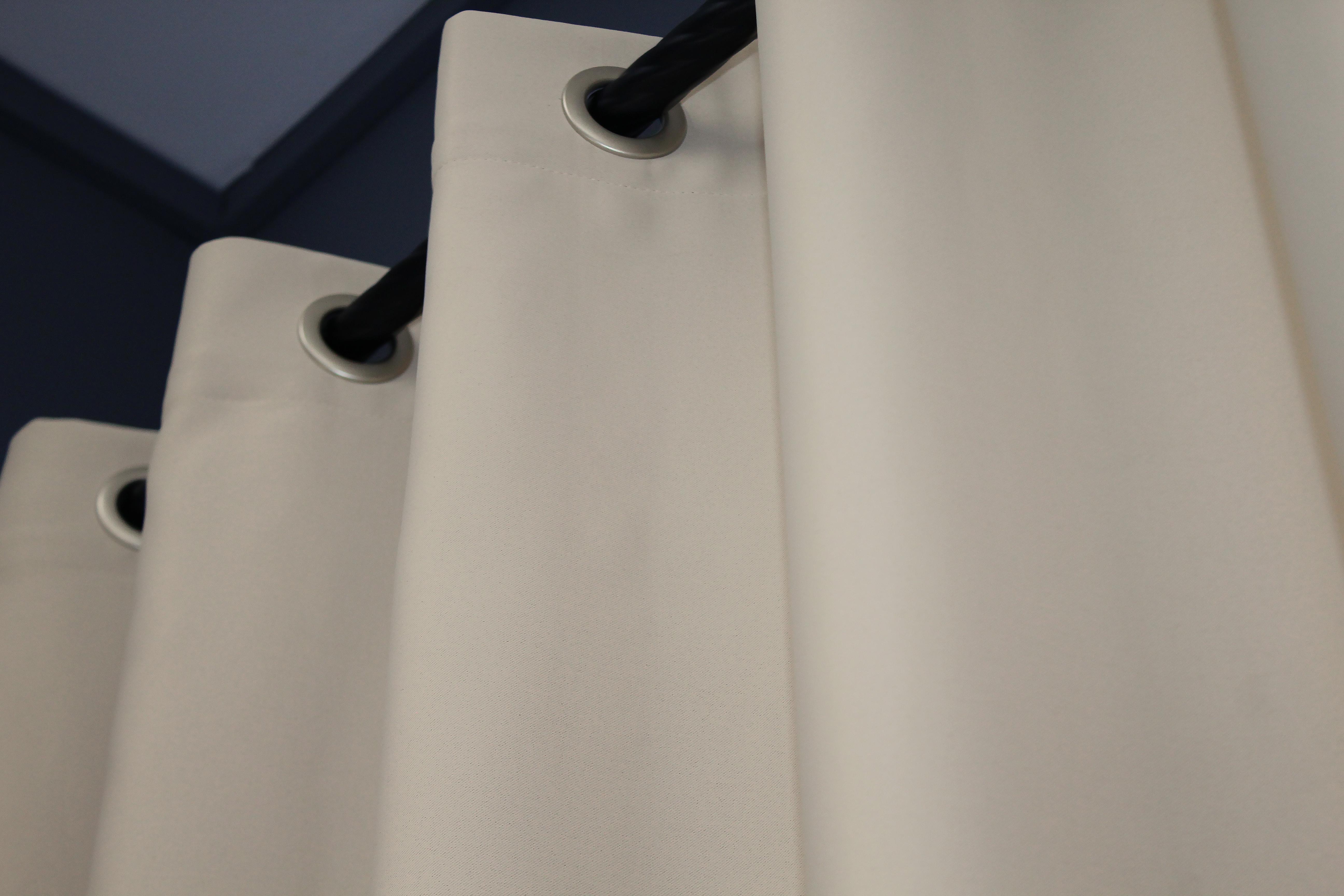 Комплект штор на люверсах VR-Textil Fusion Dimout № 1152ш 150х250 см 2 шт. Бежевий (37-0032) - фото 5 Комплект штор на люверсах VR-Textil Fusion Dimout № 1152ш 150х250 см 2 шт. Бежевий (37-0032) - фото 5