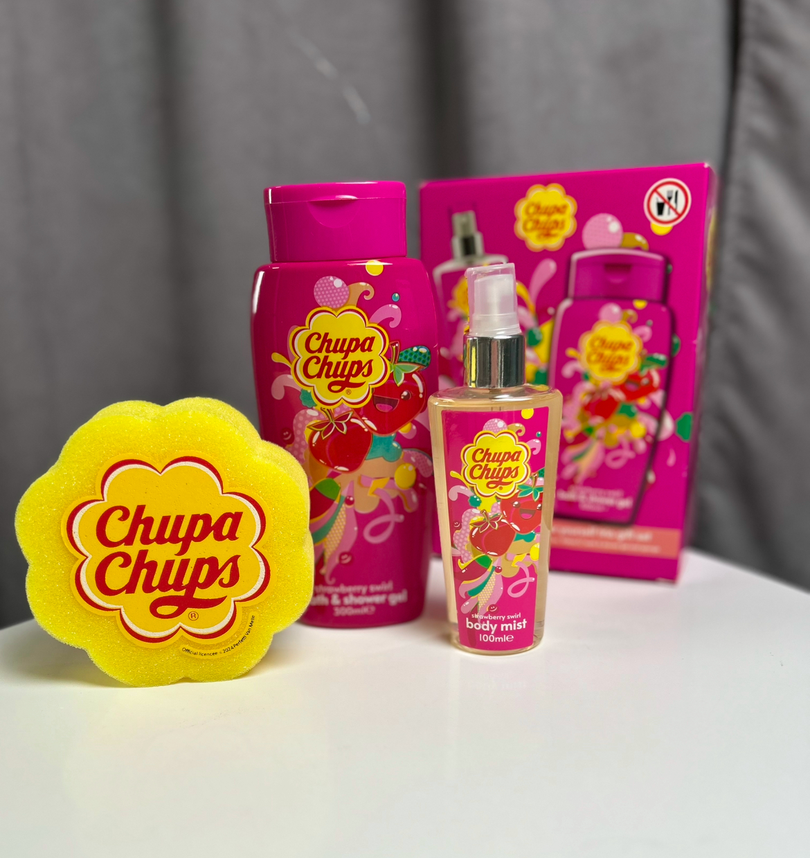 Подарунковий набір WonderNice Chupa Chups Trio Gift Set з ароматом полуниці/гель для душу 300 мл/міст 100 мл/губка (Т000417)