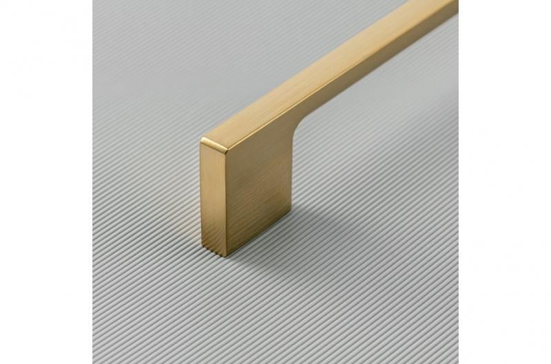 Мебельная ручка GTV UZ 819 латунь C-256 мм Золотой (UZ-819256-16) - фото 4 Мебельная ручка GTV UZ 819 латунь C-256 мм Золотой (UZ-819256-16) - фото 4