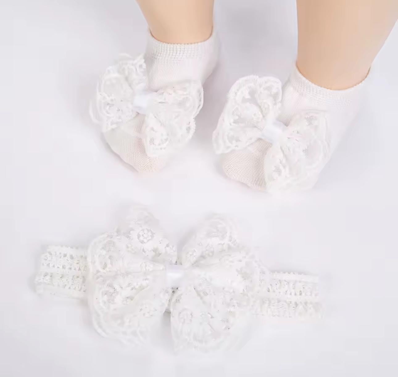 Набор для девочки повязка с бантом и пинетками 0-12 м